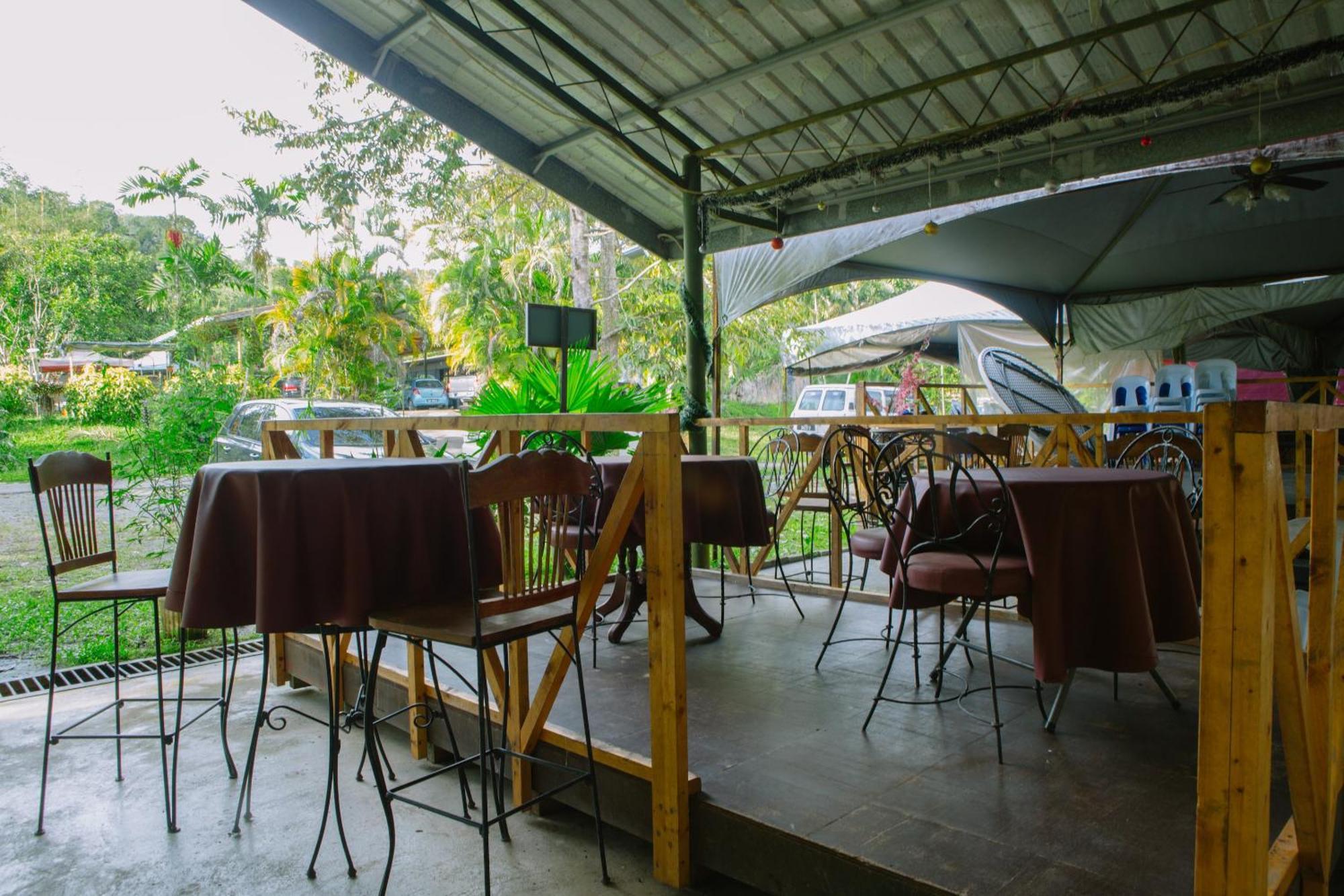 Oyo 90037 The 7 Lodge Tambunan Eksteriør bilde