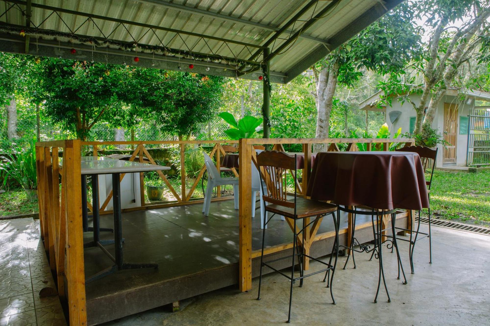 Oyo 90037 The 7 Lodge Tambunan Eksteriør bilde